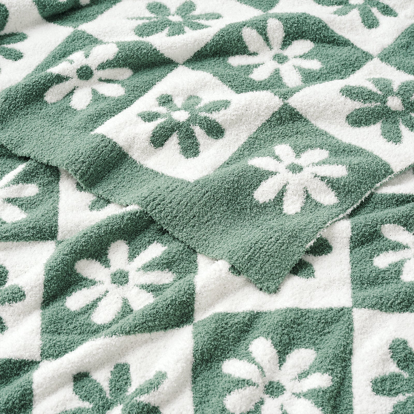 Green and white floral patterned fabric #color_Xmas Green