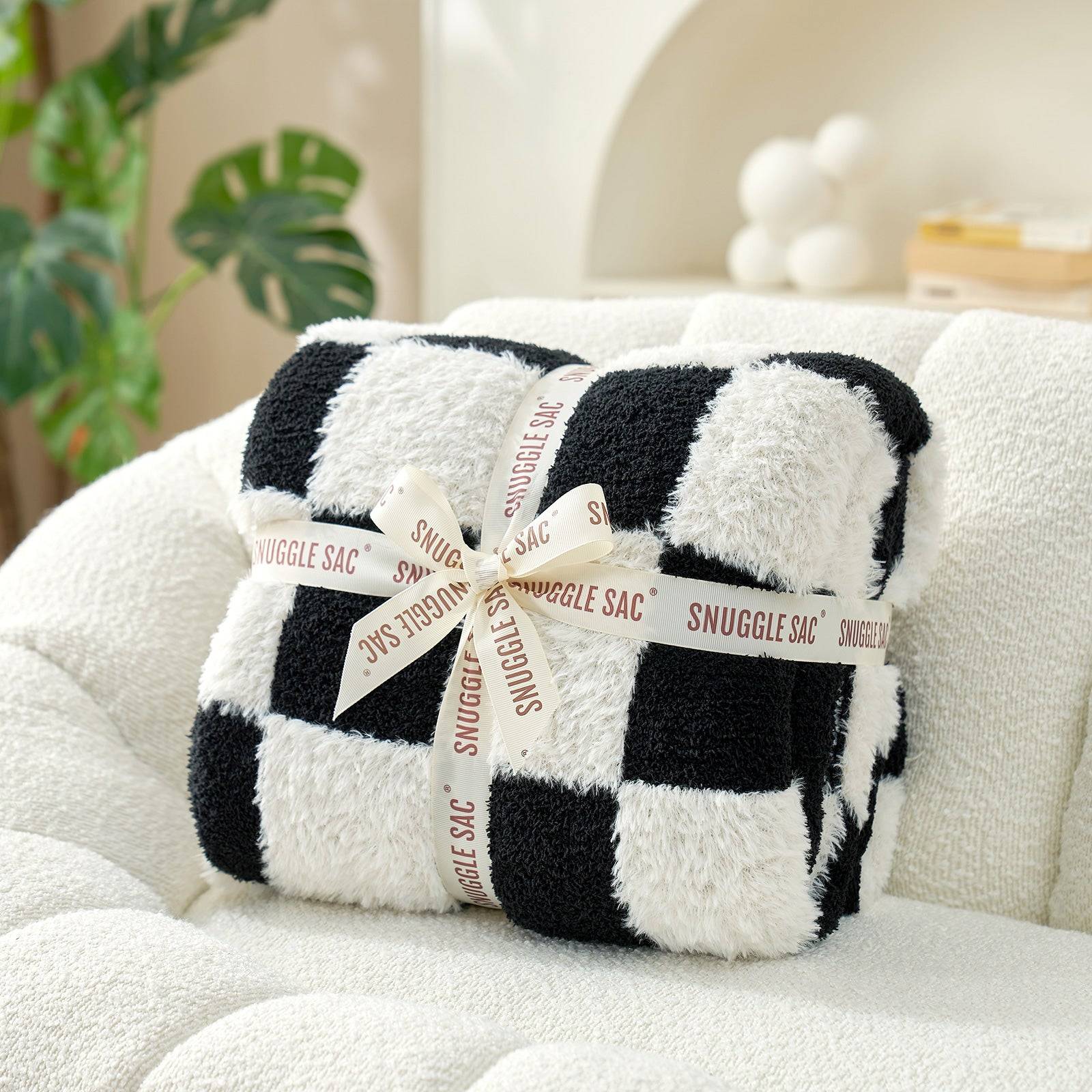 Checkered Faux Fur Microfiber Blanket - #Color_Black White