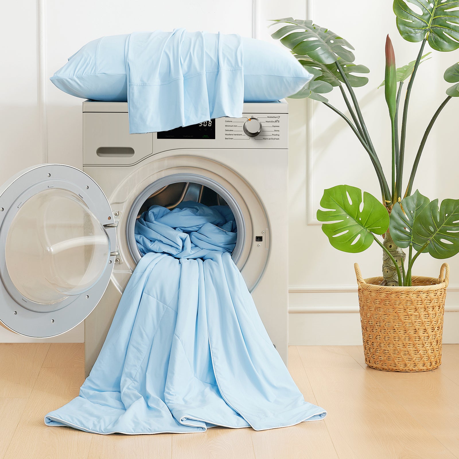 Machine washable cooling comforter for easy care#color_Sky Blue