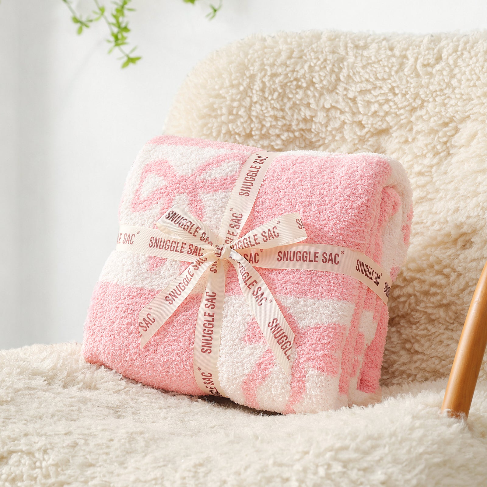 SnugCozy Reversible Checkered Bow Feather Yarn Knit Throw Blanket