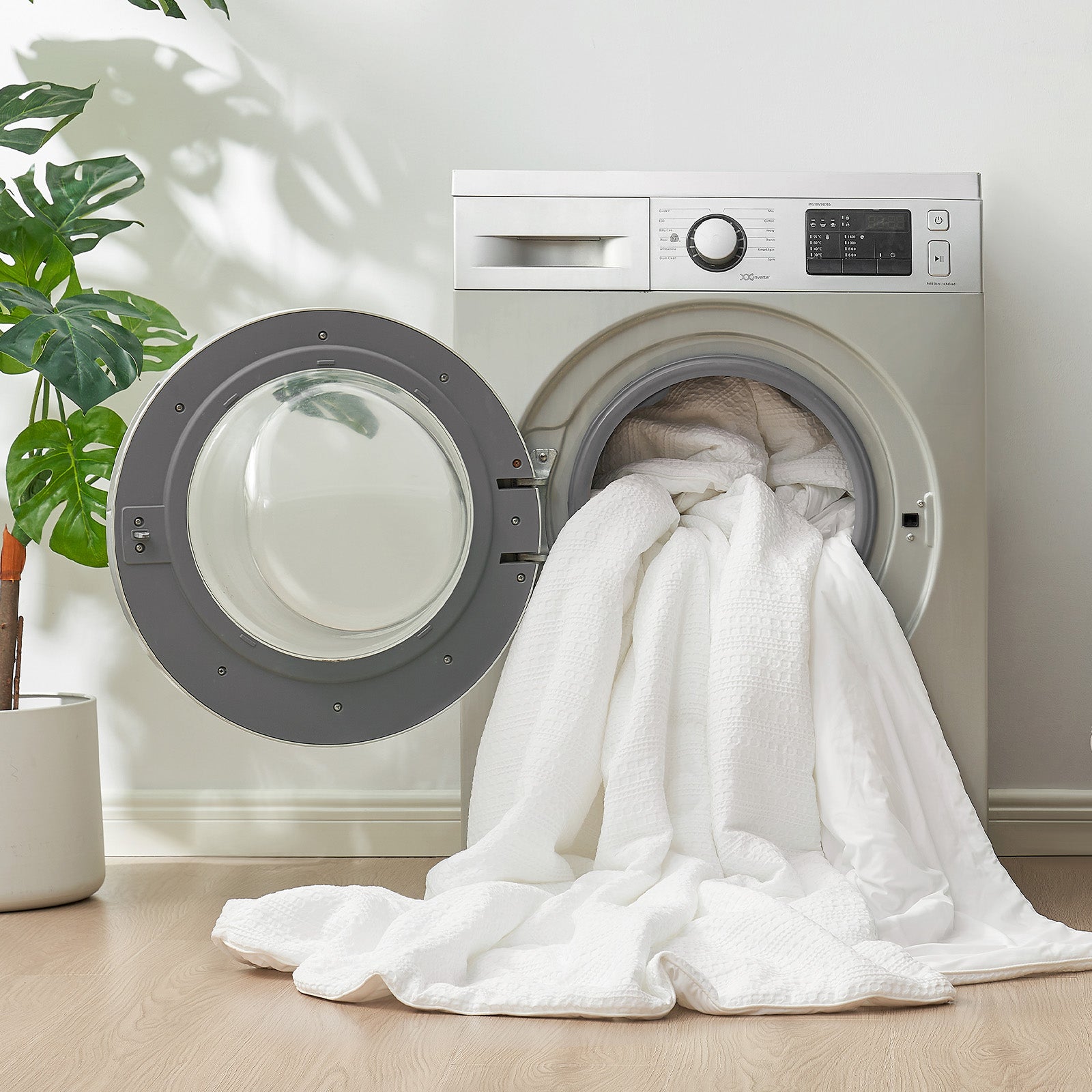 Machine washable Snuggle Sac cooling comforter for easy care in white colour#color_White