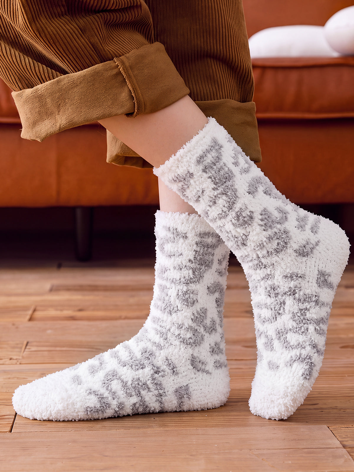 #color_Leopard White