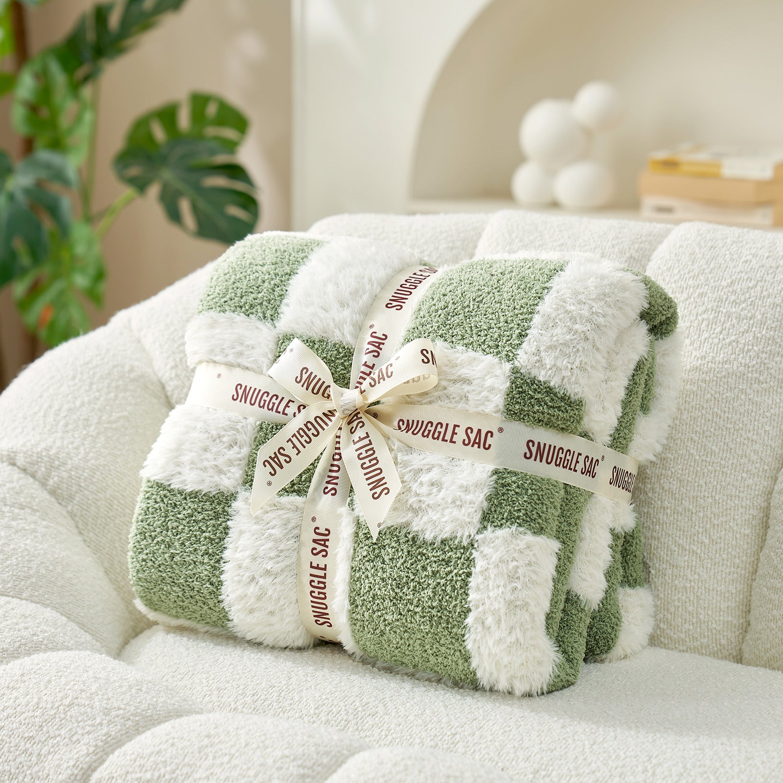 Checkered Faux Fur Microfiber Blanket