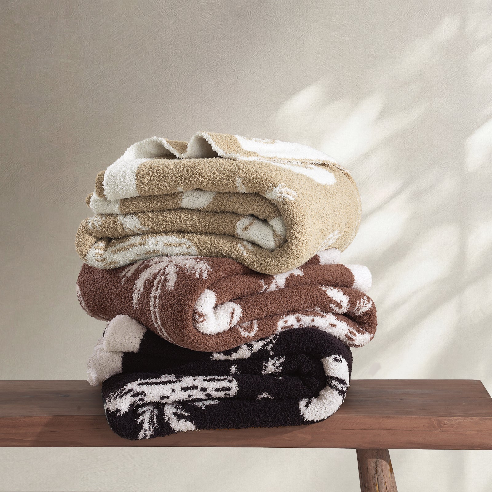 SnugCozy Western Feather Yarn Throw Blanket