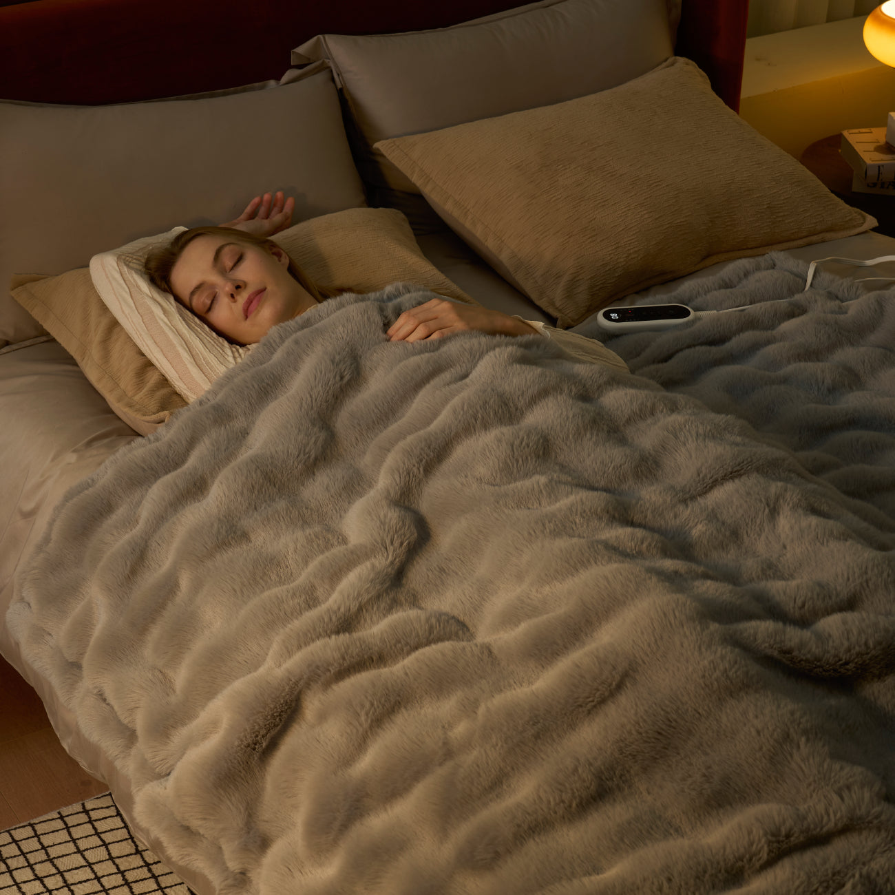 SnugCozy Bubble Faux Fur Electric Blanket - Cream White